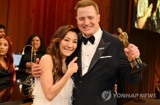15년 만에 재회 양쯔충·프레이저…오스카 최고연기상 나란히