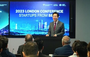 Seoul mayor vows to turn Yeouido into int'l financial hub with tax cuts for foreign firms