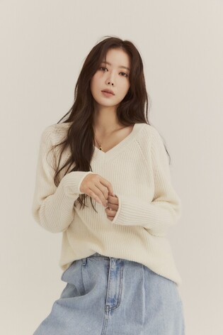 Im Soo-hyang donates about 160,000 sanitary pads for vulnerable women