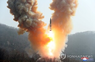 (LEAD) N. Korea holds nuclear counterattack simulation drills; Kim urges perfect readiness: KCNA