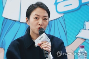 창극으로 재탄생한 '정년이', 원작 웹툰과 무엇이 다를까