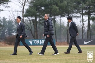 Men's football team opens camp ahead of Klinsmann's coaching debut