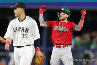 [WBC] 무라카미 극적인 역전 끝내기 2루타…일본, 미국과 '결승 격돌'