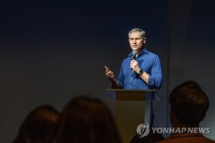 (LEAD) Apple launches Apple Pay in S. Korea