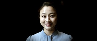 "웃지 않으면 죽어요"…감정노동자 현주소 그린 '불멸의 여자'