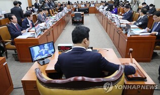 (LEAD) Parliamentary committee passes bill on expanding tax incentives for chipmakers