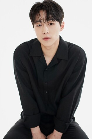 Bae In-hyuk confirmed to co-star with Lee Se-young in ‘The Story of Park’s Marriage Contract’