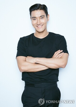 Super Junior’s Choi Si-won named face of 14th Gwangju Biennale