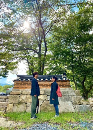 Two friends' delightful road movie… "I Leave Home"