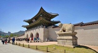 Foreigners under 19 to get free admission to royal palaces, tombs in S. Korea