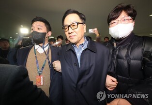 Ex-military commander arrested upon return from U.S. over martial law scandal
