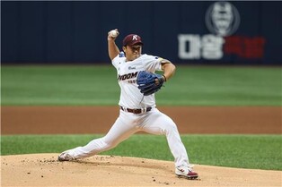 Haunted by postseason failure, right-hander looking to sharpen curveball