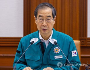 (LEAD) COVID-19 isolation period likely to be shortened to 5 days in May