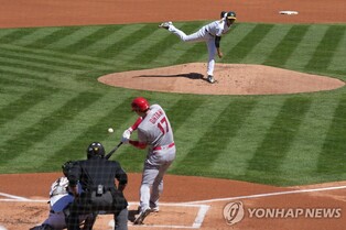 오타니, '고교시절 라이벌' 후지나미에 카운트펀치…'웰컴 MLB'
