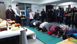 재한고려인들, 한식 명절 맞아 안산서 합동 차례상 차려