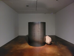 Abstract artist Lee Ufan's solo exhibition kicks off in Seoul