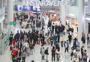 S. Korea's duty-free sales drop 28.3 pct over past 4 yrs: lawmaker