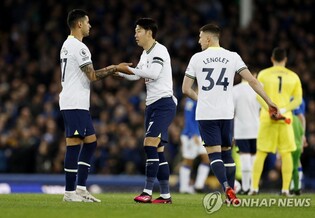 '슈팅 제로' 손흥민, EPL 100호골 다음 기회로…토트넘은 무승부(종합)