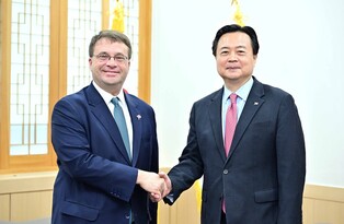 Senior U.S. official in Seoul ahead of Yoon's state visit to Washington