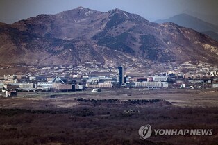 (LEAD) S. Korea warns of actions over N. Korea's unauthorized use of Kaesong complex