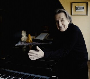 전설적 피아니스트 부흐빈더 내한…베토벤 소나타 전곡 연주