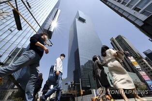 (3rd LD) Samsung Electronics cuts memory output as Q1 profit likely drops 96 pct on weak demand