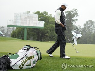 우즈, 컷 통과는 했는데…메이저 대회 18홀 최다 타수 우려