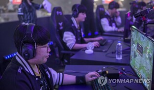 젠지, '숙적' T1 꺾고 LCK 스프링 제패…국내리그 2연속 우승