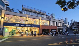 [게시판] 스마일게이트, 이디야커피와 '로스트아크' 팝업 스토어