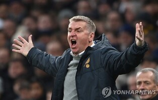 '강등 위기' EPL 레스터 소방수에 스미스 전 노리치 감독