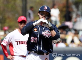 (Yonhap Interview) Veteran slugger lets hitting do talking after getting dropped in lineup