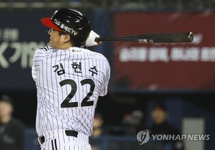 Amid controversy, veterans trying to keep KBO team together