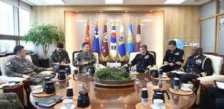 Top S. Korean, U.S. military officers discuss N. Korean threats, alliance