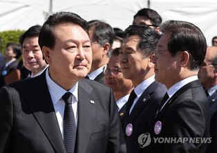 Opposition leader slams Yoon for hinting at military aid to Ukraine