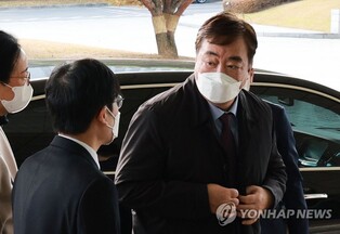 (LEAD) South Korea summons Chinese ambassador over Beijing's criticism of Yoon's Taiwan remarks