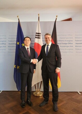 S. Korea's nuclear envoy discusses N.K. denuclearization with German diplomat