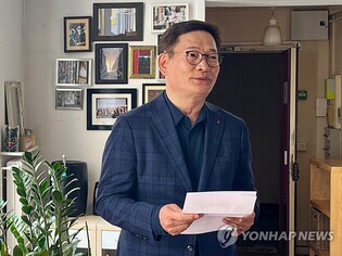 Ex-DP leader denies electioneering bribery scandal but vows to take 'political responsibility'