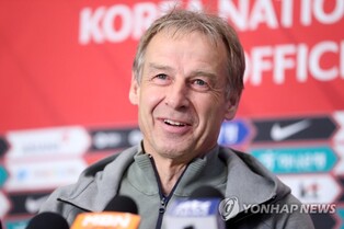 유럽파 점검한 클린스만 감독 "김민재와 많은 대화…안정됐다"