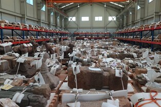 마을 지키던 돌장승, 각양각색 석인상…이건희가 남긴 석조물