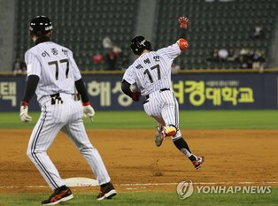 Outfielder shakes off early slump with carefree approach