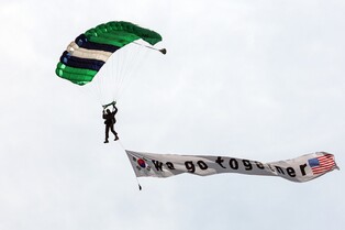 S. Korean, U.S. troops perform 'friendship' jump to mark 70th alliance anniv.