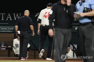 MLB 텍사스 '유리 몸' 디그롬, 또 조기 강판…올 시즌 두 번째