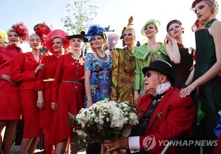 '소련의 디오르' 러시아 대표 패션 디자이너 자이체프 사망