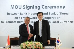 (LEAD) Central banks of S. Korea, Indonesia sign MOU on promotion of won-rupiah transaction