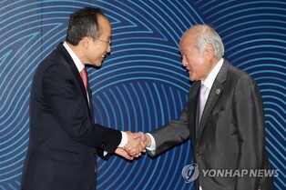 (2nd LD) S. Korea to resume finance ministers' meeting with Japan