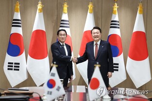 (2nd LD) (News Focus) Resumed S. Korea-Japan 'shuttle diplomacy' likely to boost cooperation against N.K. threats, other challenges