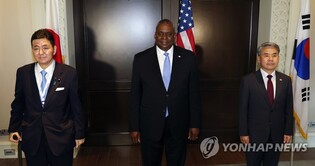 Defense chiefs of S. Korea, Japan likely to hold talks in early June: sources