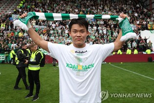 S. Korean forward Oh Hyeon-gyu scores in Celtic's title-clinching victory