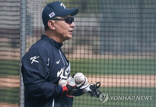 Kia Tigers fill GM vacancy with ex-player Shim Jae-hak