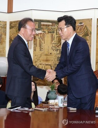 Rival parties agree on holding plenary session on May 25